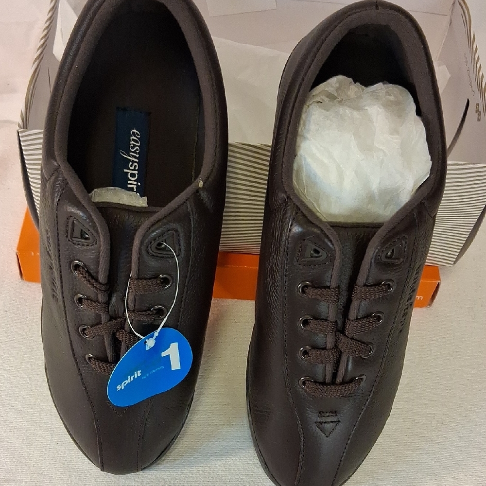 Easy Spirit Women's Brown Leather Lace-Up Athletic Shoes. SIZE 9D new with box